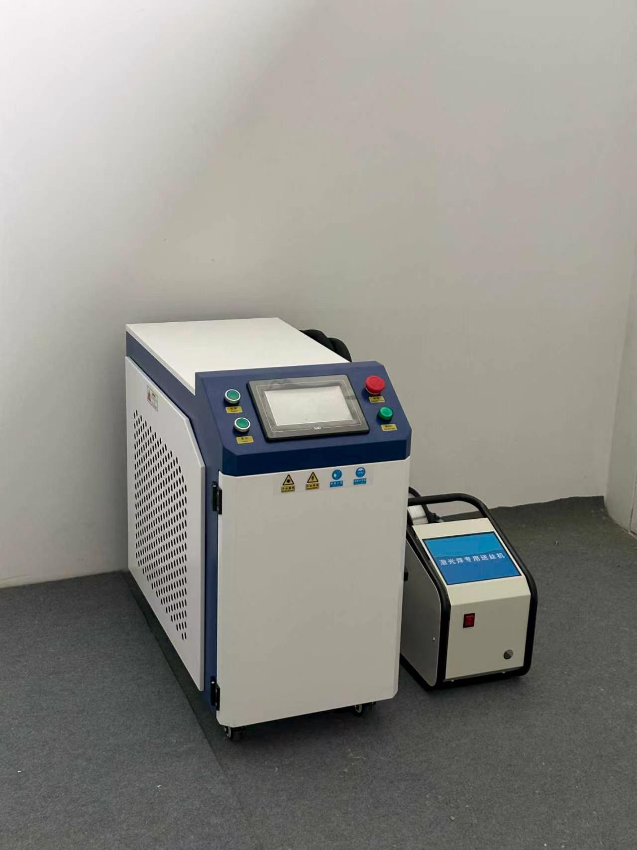 آلة لحام بالليزر المحمولة بالي - مراجعة Handheld Laser Welding Machine وسعره