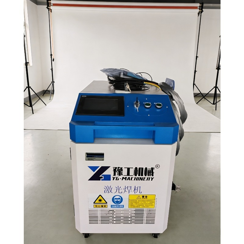 آلة تنظيف بالليزر محمولة 3 في  - مراجعة Industrial Handheld Laser Welder وسعره