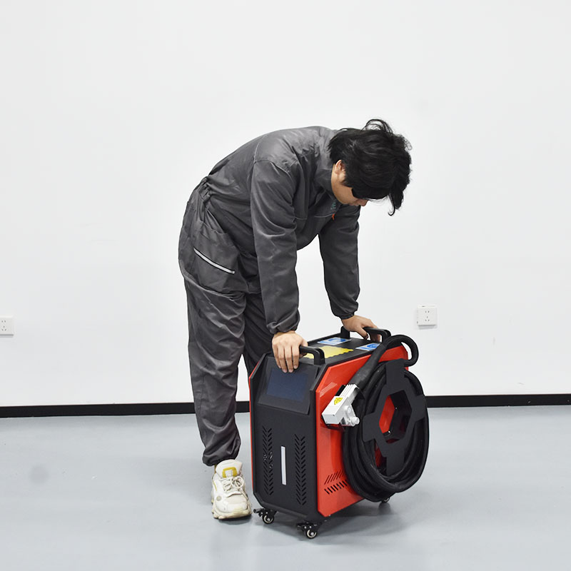 آلة تنظيف بالليزر مبردة بالهوا - مراجعة Industrial Laser Cleaner وسعره